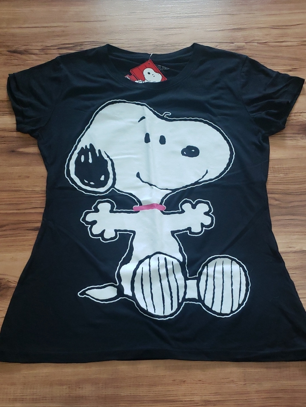 Peanuts Black Women's Snoopy Tee Size Large NWT